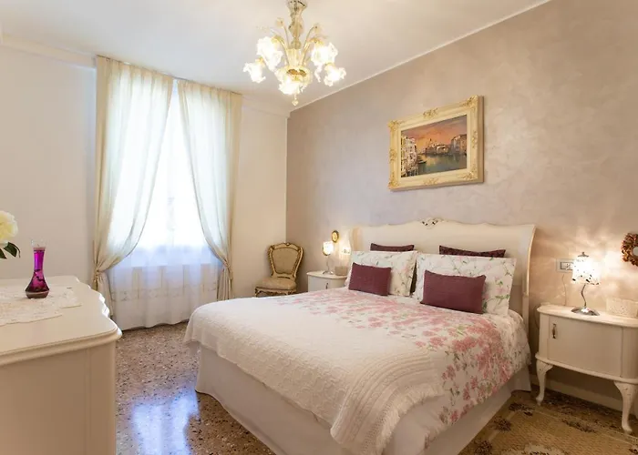 Perla Con Vista Canale Velence